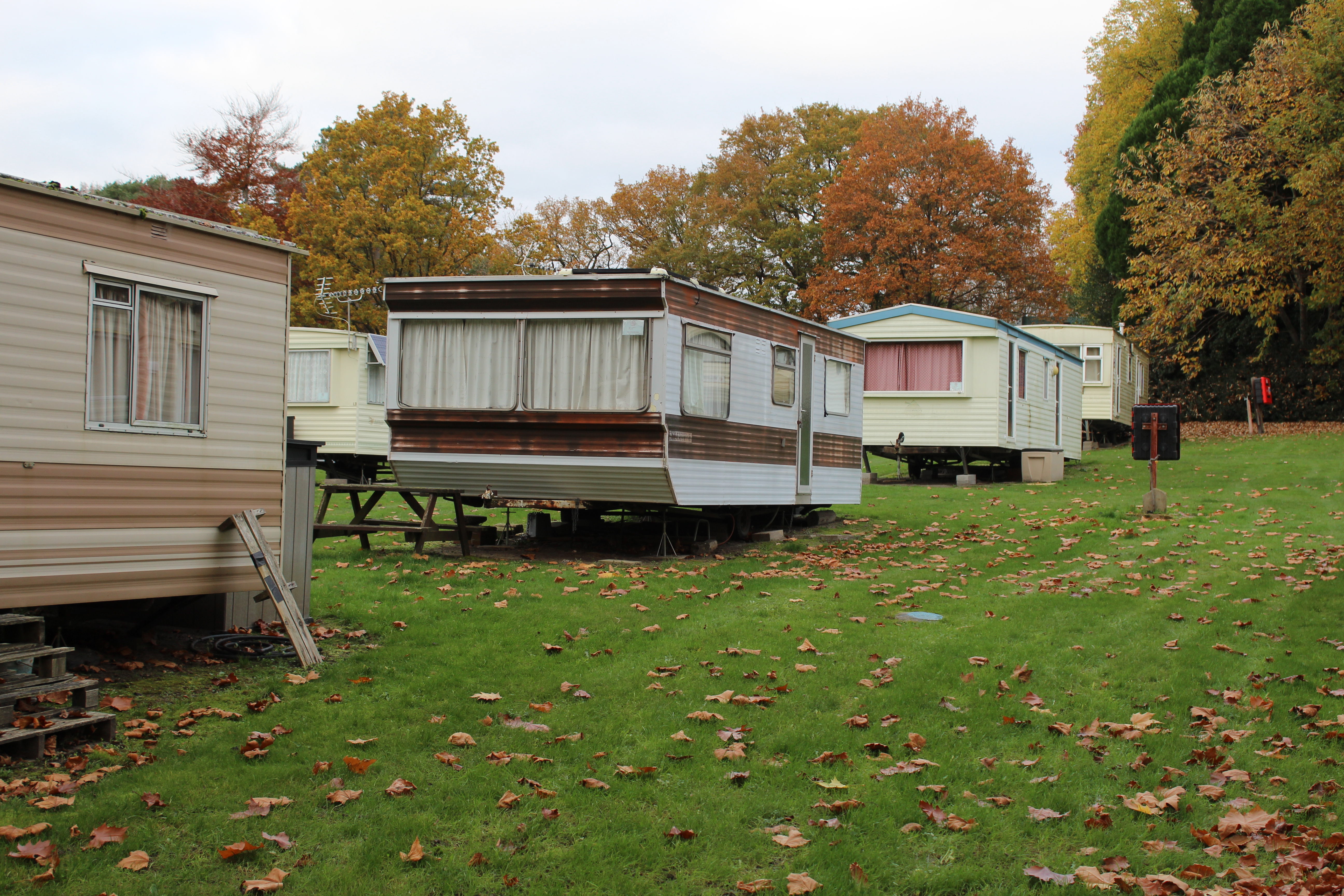 Log Cabins & Caravans